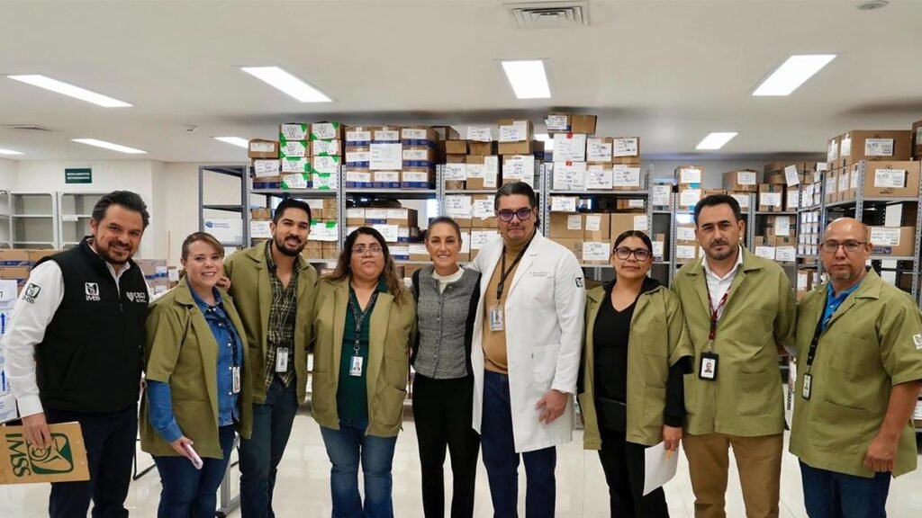 Claudia Sheinbaum recorre el Hospital Regional 2 del IMSS