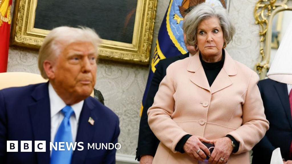 La jefa de gabinete de Trump denuncia a Vanity Fair por tergiversar sus declaraciones sobre el presidente y otros funcionarios del gobierno