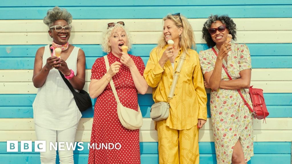 Razones por las que algunos eligen repetir su destino vacacional cada año, mientras otros lo ven como monótono.