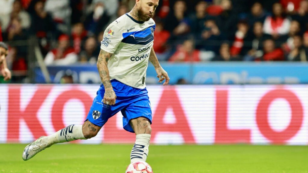 Sergio Ramos desperdicia un penalti al estilo Panenka y su equipo recibe seis goles en total