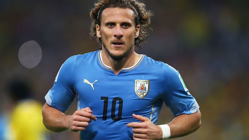 Diego Forlán, el exfutbolista, inicia su aventura en el tenis profesional