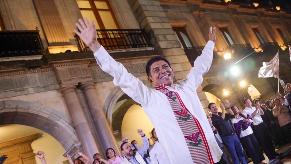 Salomón Jara seguirá liderando el gobierno de Oaxaca tras obtener más de 500 mil votos a su favor.