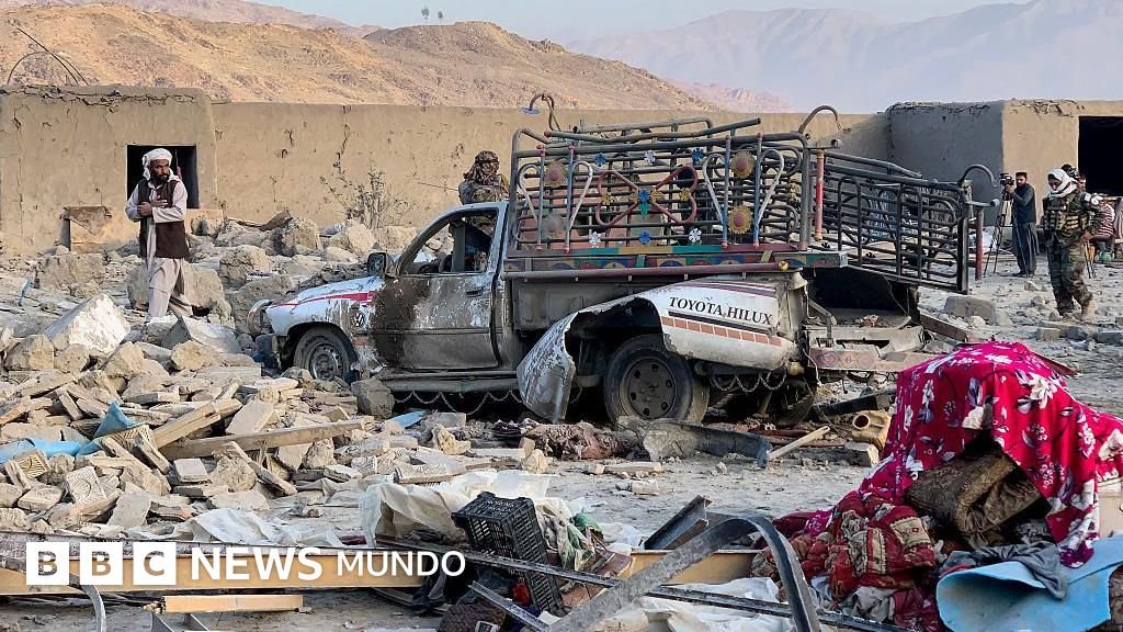 Pakistán lanza ofensivas en Kabul y otras ciudades afganas en medio de un repunte de enfrentamientos en la frontera