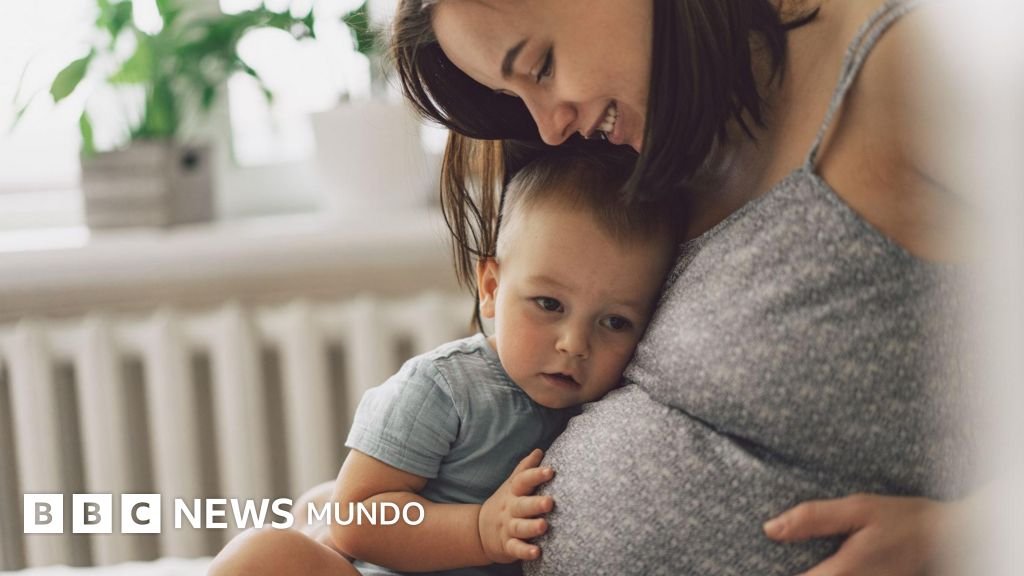 Un nuevo estudio revela cómo el segundo embarazo transforma el cerebro de las mujeres de manera singular.