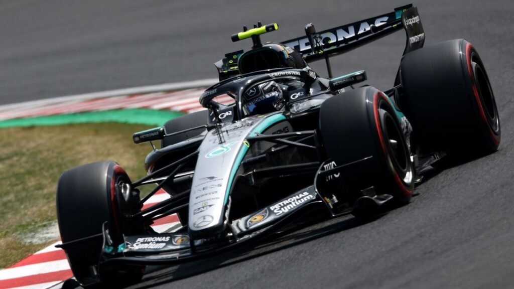 Antronelli da la sorpresa y coloca a Mercedes en el 1-2 de la FP3; Checo en P20