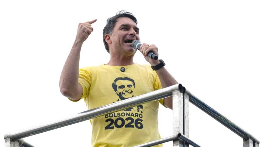 Flávio Bolsonaro: el candidato presidencial que se alinea con Trump bajo la influencia de su padre